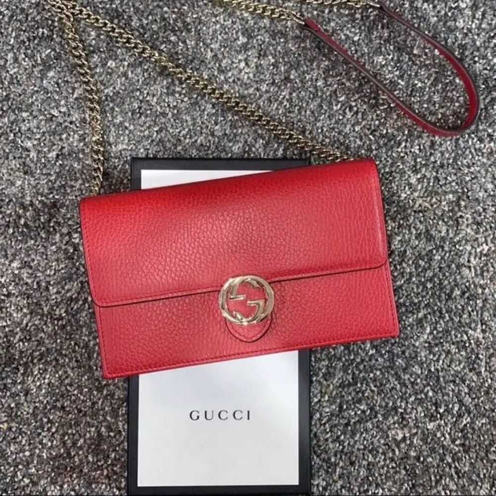 Wallet on Chain Interlocking G Leather Shoulder Bag